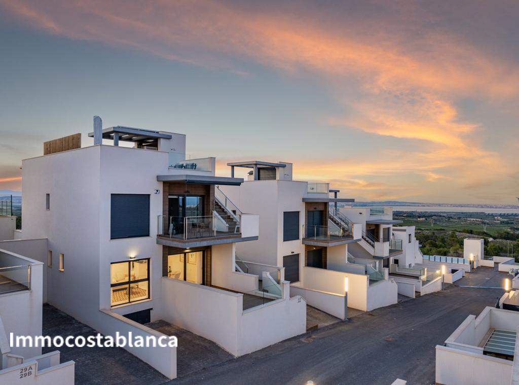 Коттедж в Сан-Мигель-де-Салинасе, 92 м², 415 000 €, фото 1, объявление 22055536