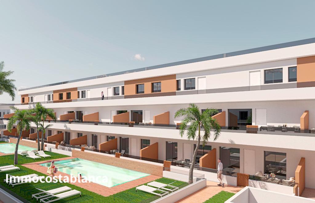 Квартира в Пилар-де-ла-Орададе, 64 м², 210 000 €, фото 1, объявление 27901056