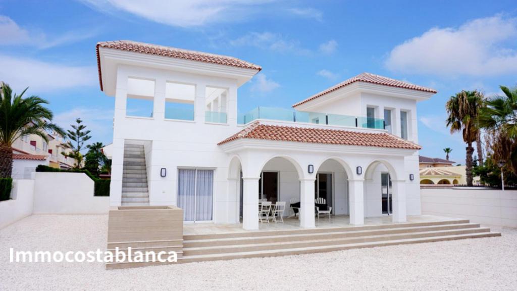 Вилла в Рохалесе, 255 м², 512 000 €, фото 3, объявление 20731616