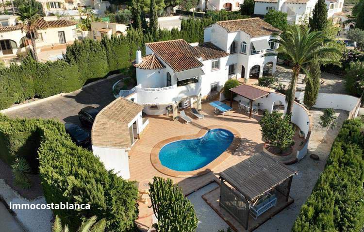 Вилла в Кальпе, 749 000 €, фото 2, объявление 14289936