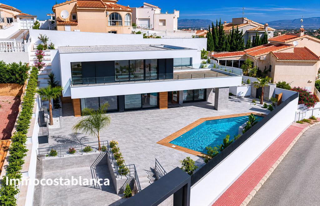 Вилла в Рохалесе, 203 м², 1 150 000 €, фото 1, объявление 26026816