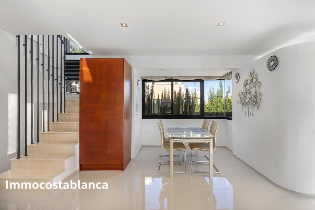 Вилла в Ориуэла Коста, 296 м², 895 000 €, фото 1, объявление 75159536