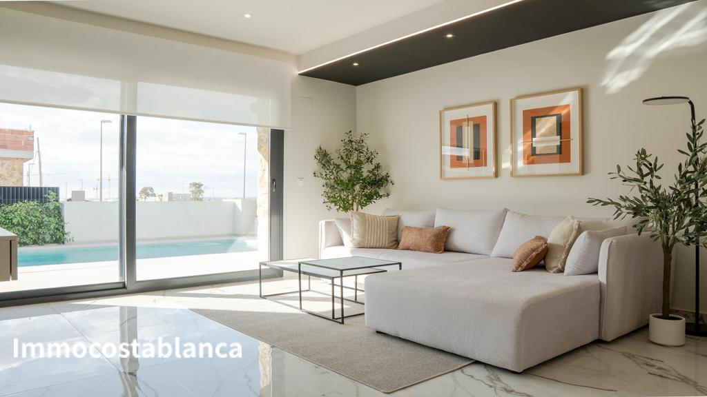 Вилла в Рохалесе, 264 м², 549 000 €, фото 2, объявление 15987616
