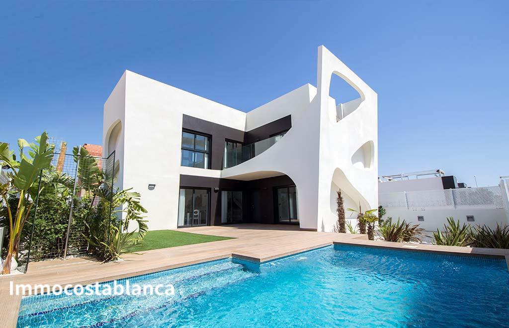 Вилла в Рохалесе, 115 м², 770 000 €, фото 1, объявление 63602816
