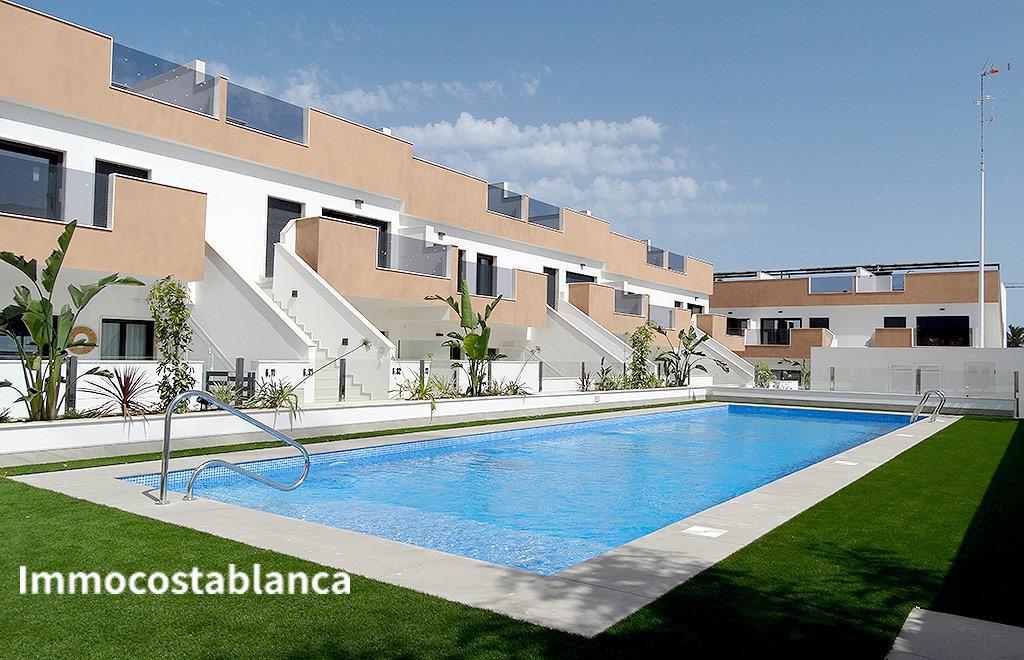 Квартира в Пилар-де-ла-Орададе, 79 м², 245 000 €, фото 1, объявление 66114816
