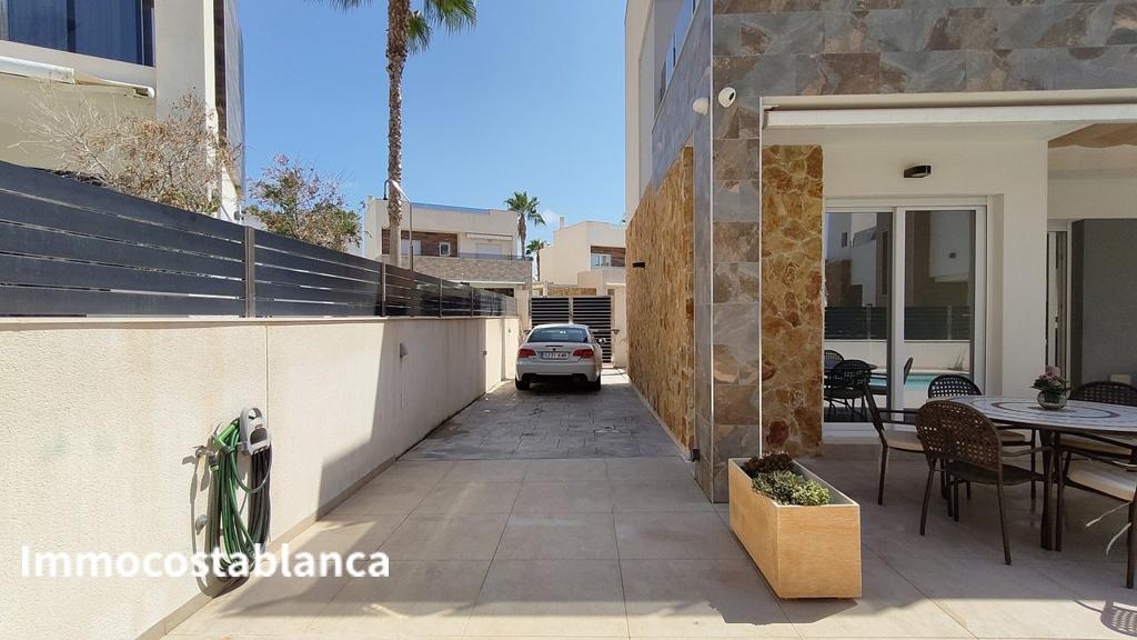 Вилла в Ла-Мата, 125 м², 695 000 €, фото 2, объявление 35969936