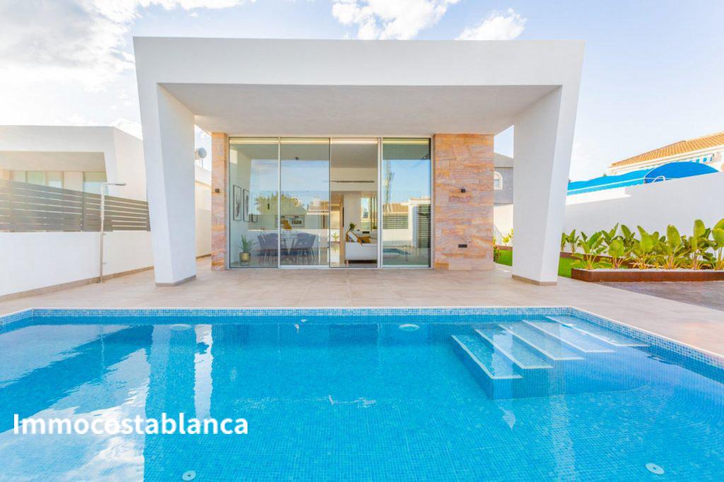 4-комн. вилла в Торревьехе, 132 м², 489 000 €, фото 1, объявление 31115456