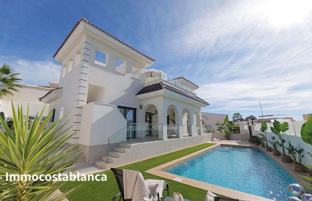 Вилла в Рохалесе, 168 м², 871 000 €, фото 1, объявление 44913216