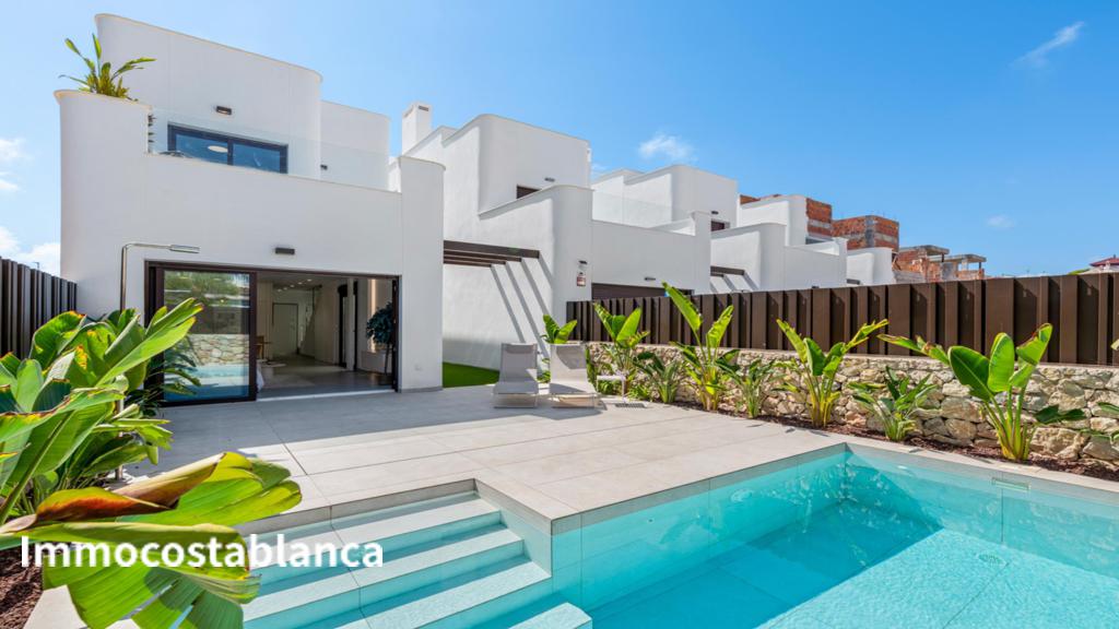 Вилла в Пилар-де-ла-Орададе, 264 м², 560 000 €, фото 2, объявление 36731616