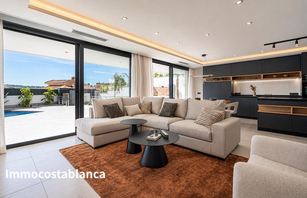 Вилла в Рохалесе, 203 м², 1 150 000 €, фото 2, объявление 26026816