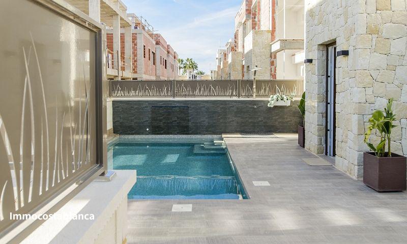 Вилла в Сьюдад-Кесада, 109 м², 650 000 €, фото 2, объявление 9727536