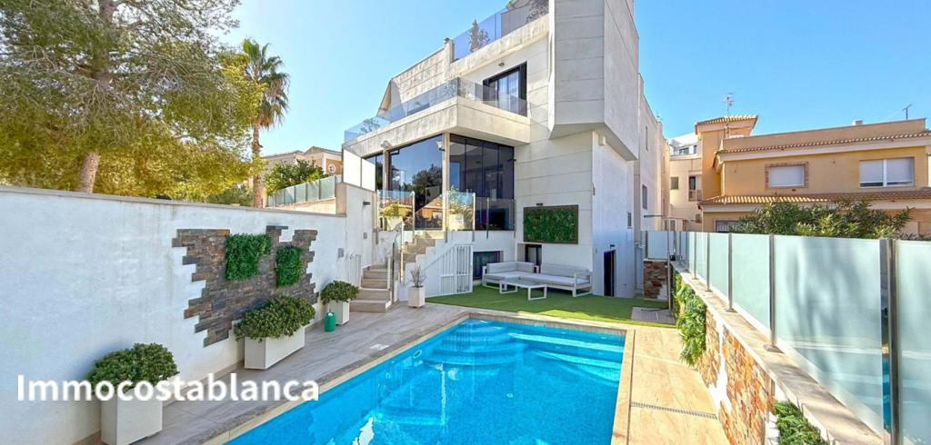 Вилла в Ориуэла Коста, 205 м², 475 000 €, фото 1, объявление 75097216