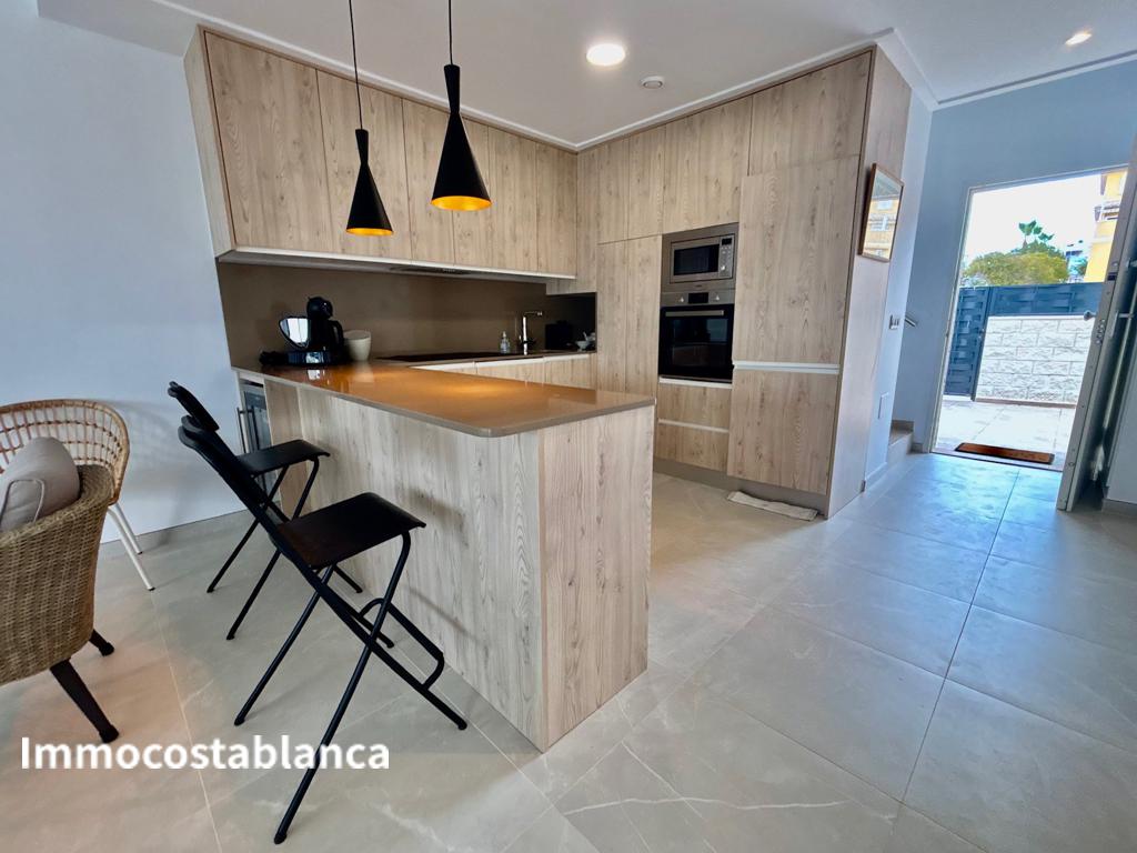 Вилла в Сьюдад-Кесада, 118 м², 430 000 €, фото 1, объявление 44943536