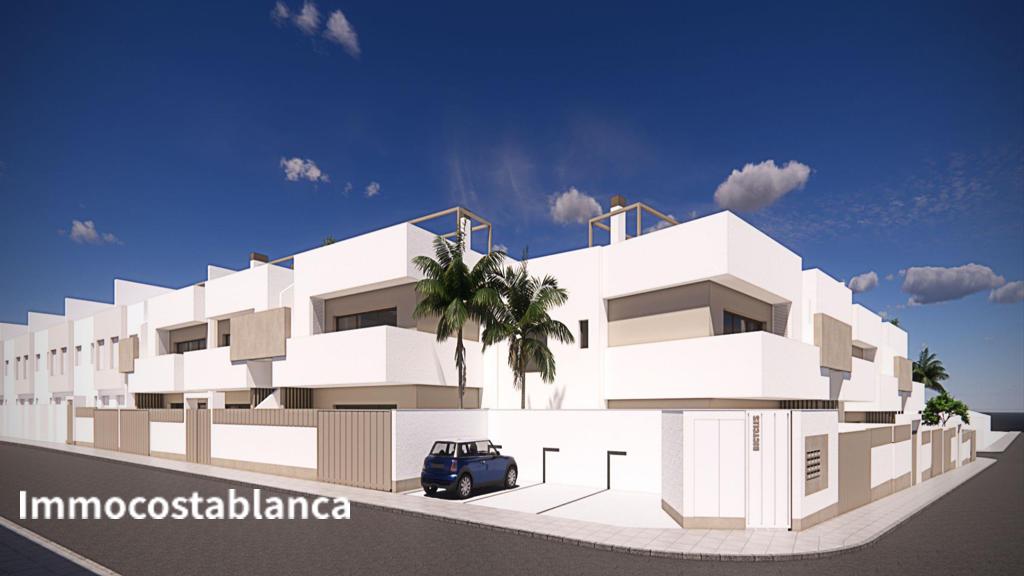 Квартира в Пилар-де-ла-Орададе, 104 м², 292 000 €, фото 1, объявление 53283616