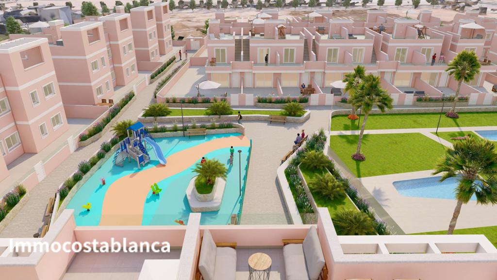 Квартира в Пилар-де-ла-Орададе, 81 м², 300 000 €, фото 1, объявление 9487536
