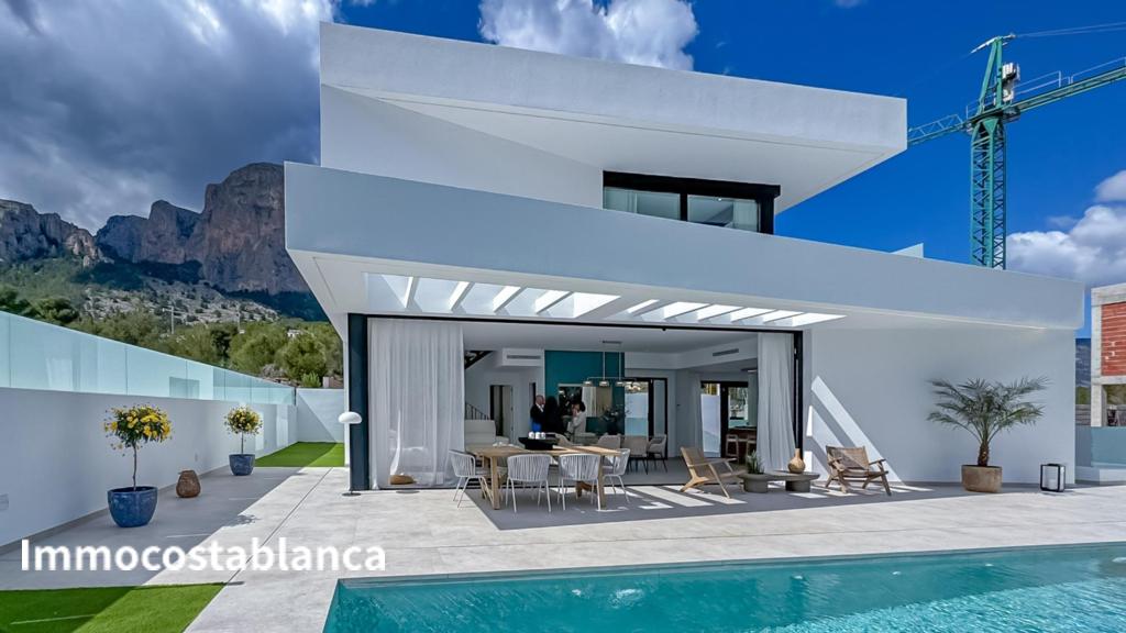 Вилла в Полопе, 366 м², 755 000 €, фото 1, объявление 20058816