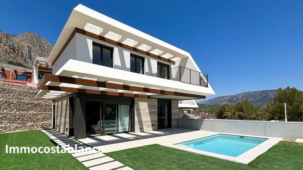 Вилла в Полопе, 123 м², 695 000 €, фото 1, объявление 5481216