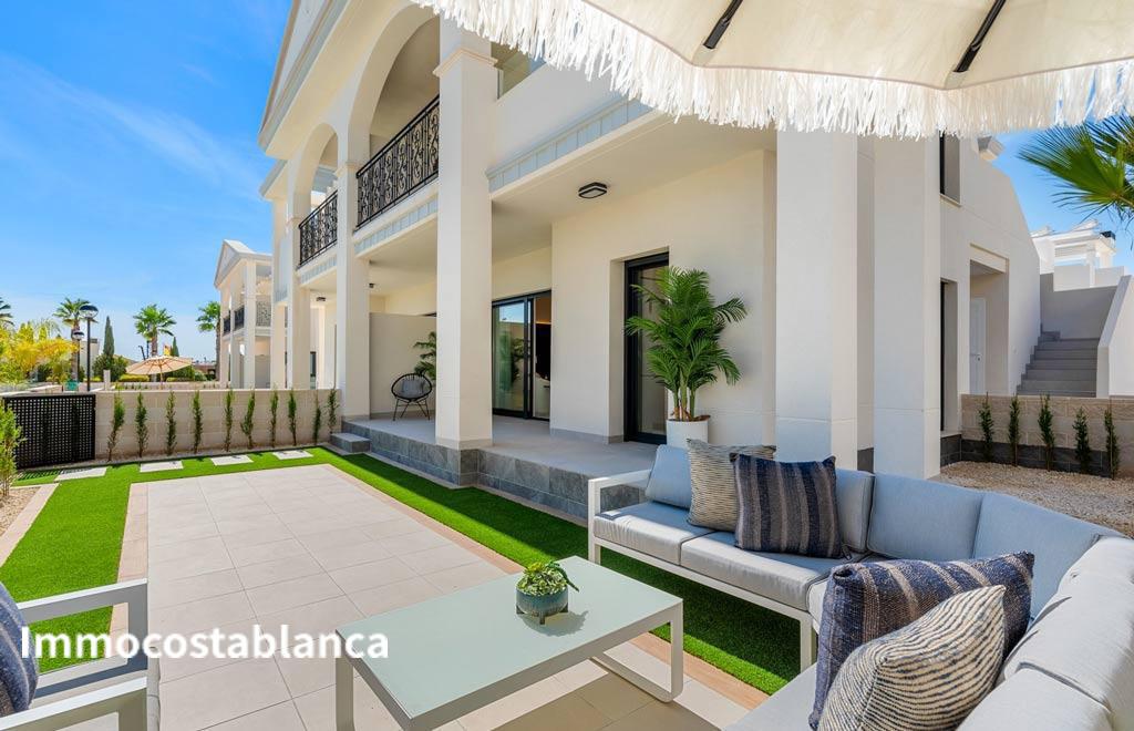 Квартира в Рохалесе, 108 м², 384 000 €, фото 1, объявление 7857216