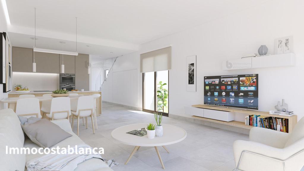 Вилла в Пилар-де-ла-Орададе, 131 м², 540 000 €, фото 1, объявление 22759536