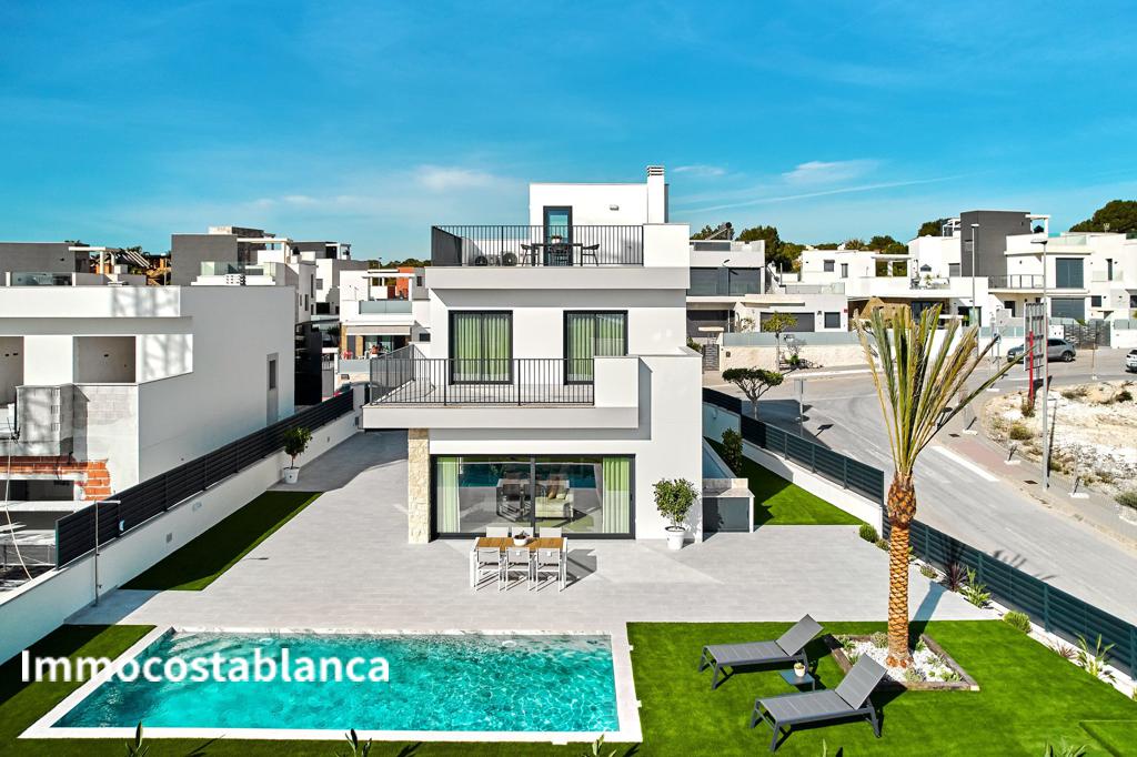 Вилла в Сан-Мигель-де-Салинасе, 237 м², 649 000 €, фото 1, объявление 68200416