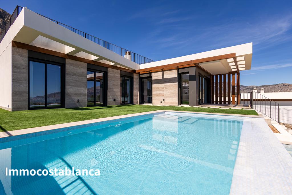 Вилла в Полопе, 213 м², 570 000 €, фото 1, объявление 53481216