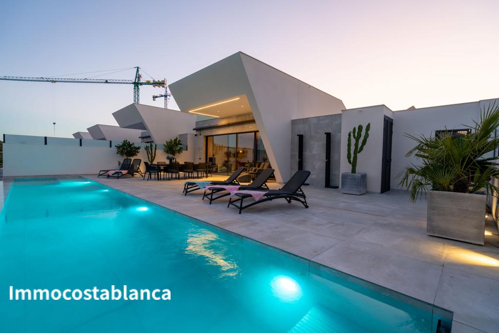 Вилла в Сьюдад-Кесада, 416 м², 995 000 €, фото 3, объявление 22535536