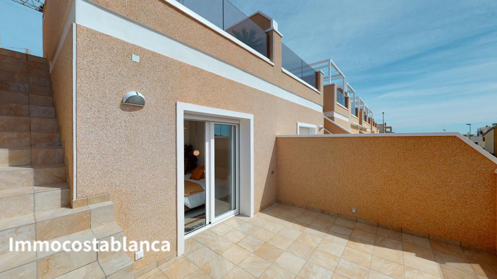 Квартира в Пилар-де-ла-Орададе, 81 м², 300 000 €, фото 1, объявление 42927536