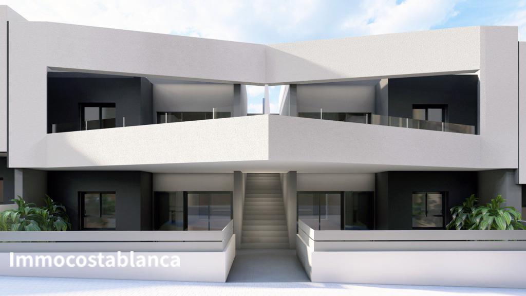 Коттедж в Сан-Мигель-де-Салинасе, 169 м², 250 000 €, фото 1, объявление 69735536