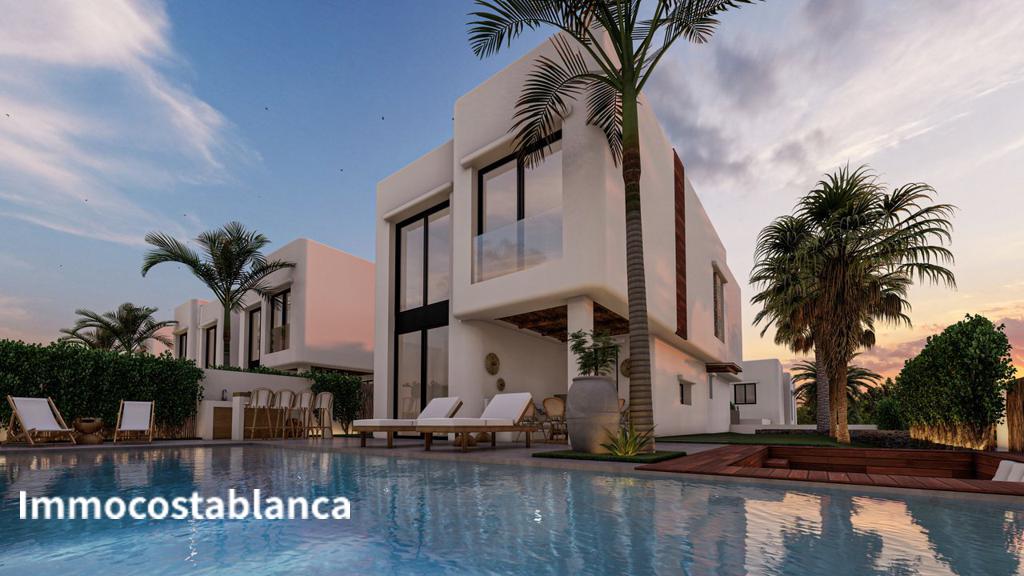 Вилла в Эль Альбире, 203 м², 875 000 €, фото 1, объявление 25983456