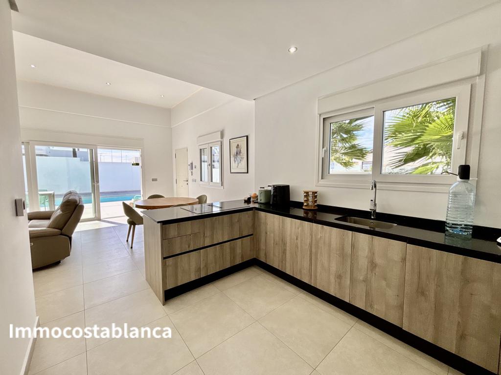 Вилла в Сьюдад-Кесада, 124 м², 570 000 €, фото 9, объявление 6193216