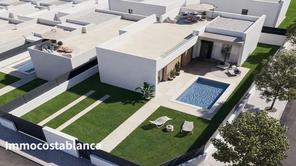 Вилла в Сан-Мигель-де-Салинасе, 279 м², 430 000 €, фото 1, объявление 14564416