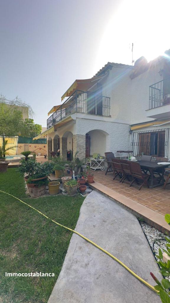 Вилла в Ориуэла Коста, 360 м², 735 000 €, фото 7, объявление 73497216