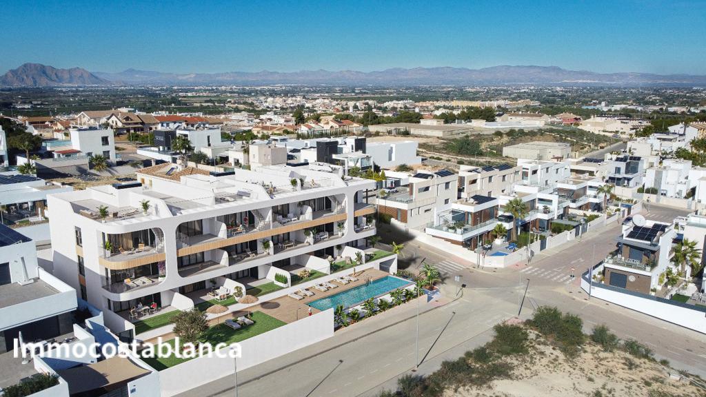 Коттедж в Сьюдад-Кесада, 82 м², 310 000 €, фото 1, объявление 23968416
