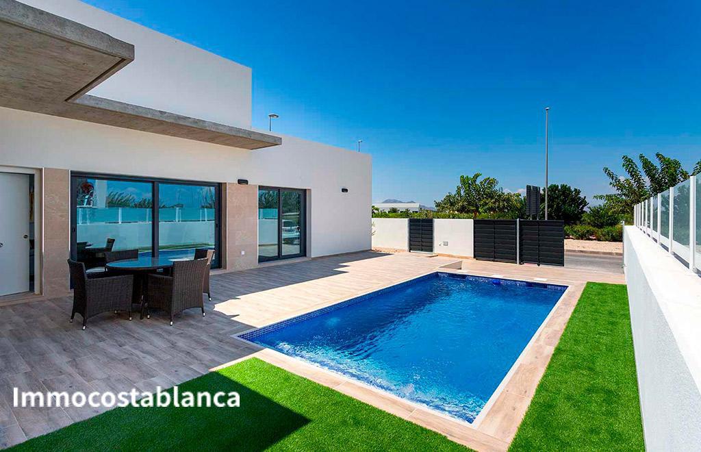 Вилла в Дайя-Нуэве, 101 м², 453 000 €, фото 1, объявление 16382736