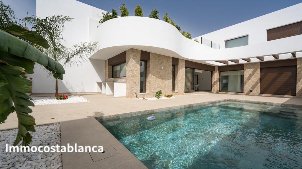 Вилла в Рохалесе, 149 м², 439 000 €, фото 1, объявление 76018816