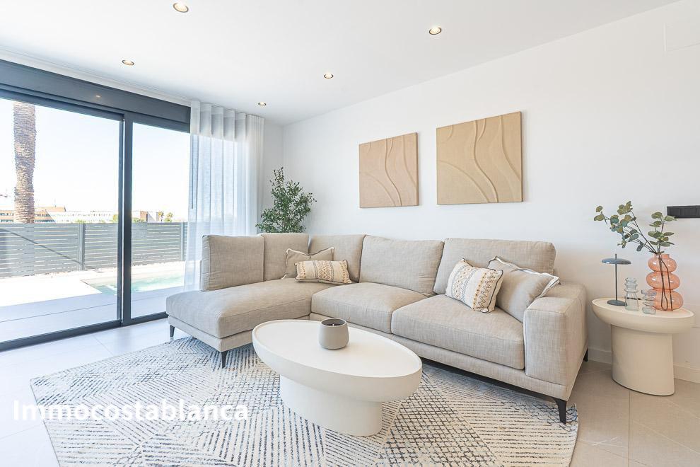 Вилла в Торревьехе, 141 м², 585 000 €, фото 4, объявление 54041936