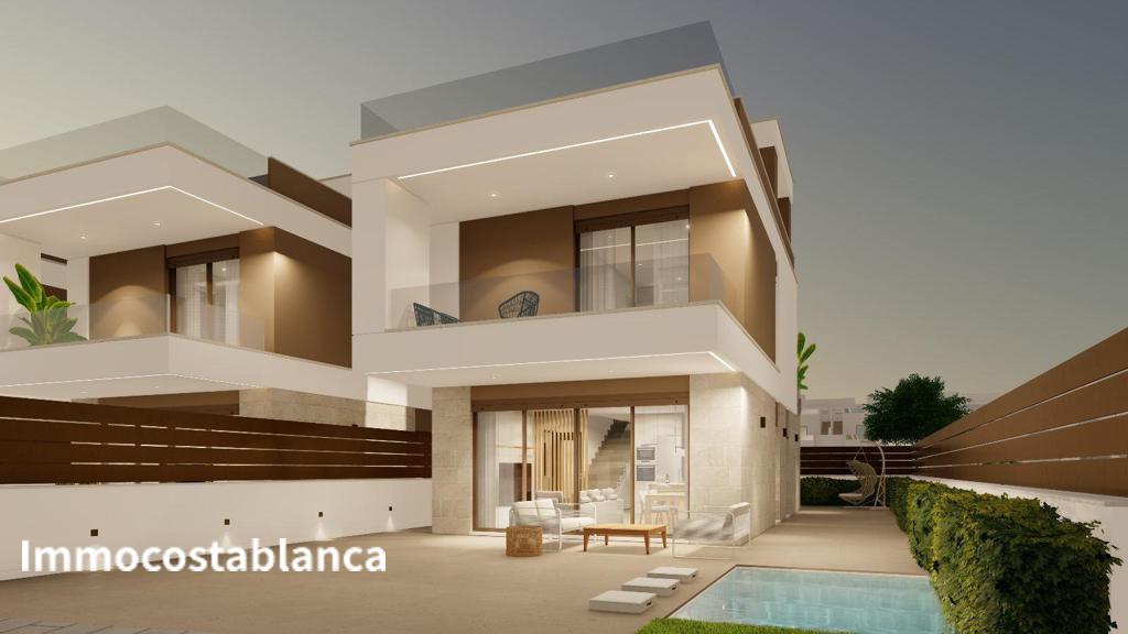 Вилла в Пилар-де-ла-Орададе, 124 м², 550 000 €, фото 1, объявление 34410016