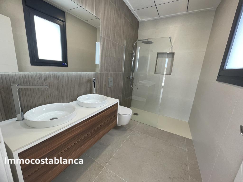 Вилла в Сьюдад-Кесада, 280 м², 800 000 €, фото 1, объявление 39639536