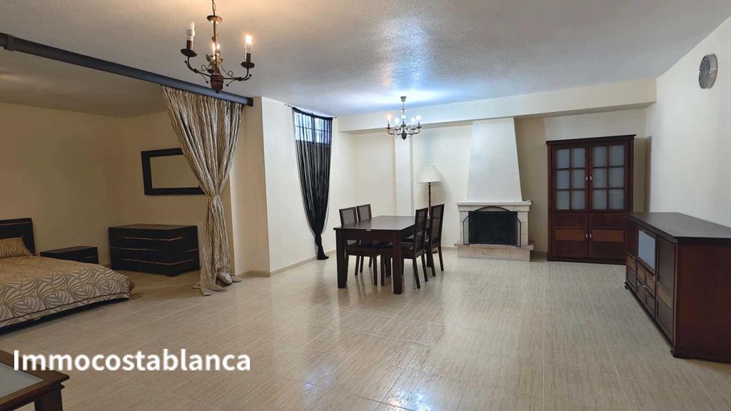 Вилла в Деэса де Кампоамор, 207 м², 285 000 €, фото 1, объявление 67710656