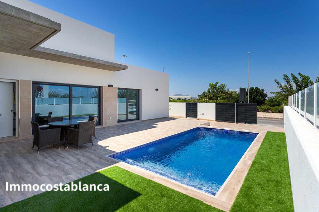 Вилла в Дайя-Нуэве, 112 м², 380 000 €, фото 2, объявление 48383536