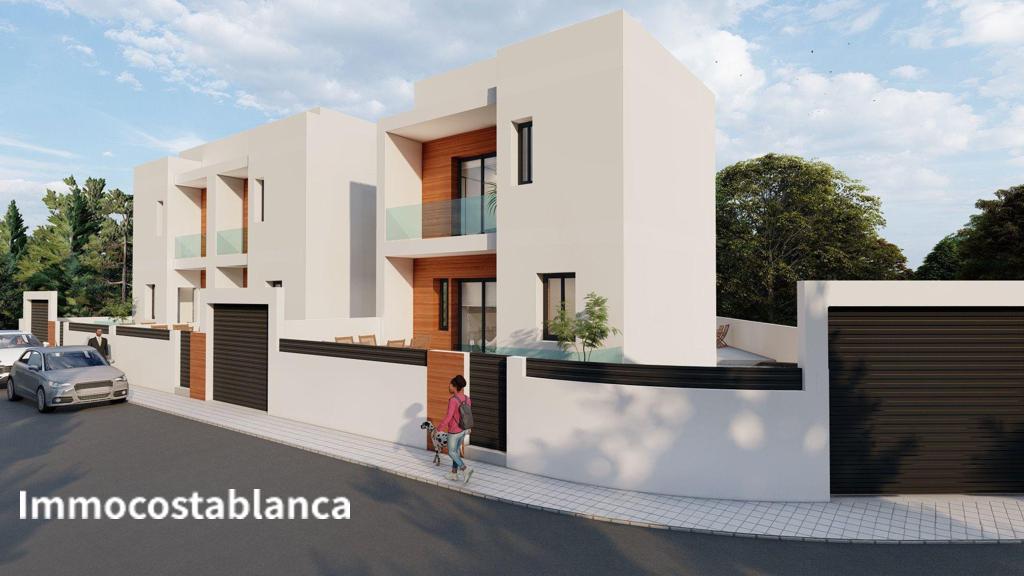 Вилла в Дайя-Нуэве, 128 м², 360 000 €, фото 1, объявление 48695536