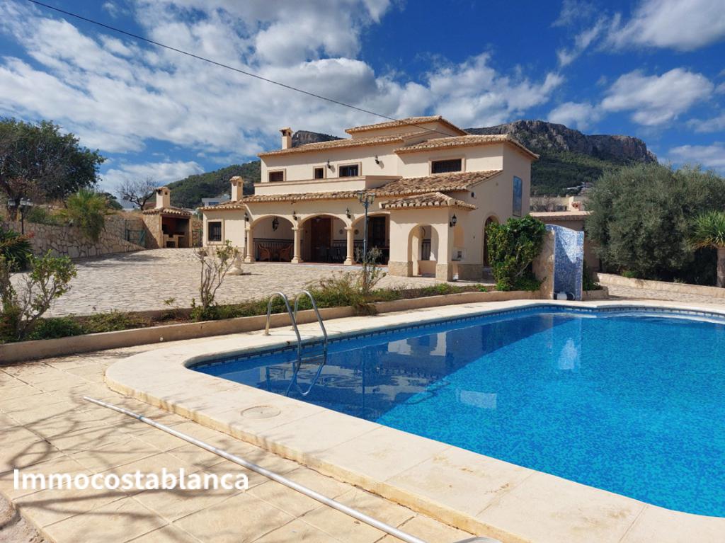Коттедж в Кальпе, 280 м², 800 000 €, фото 1, объявление 36756416