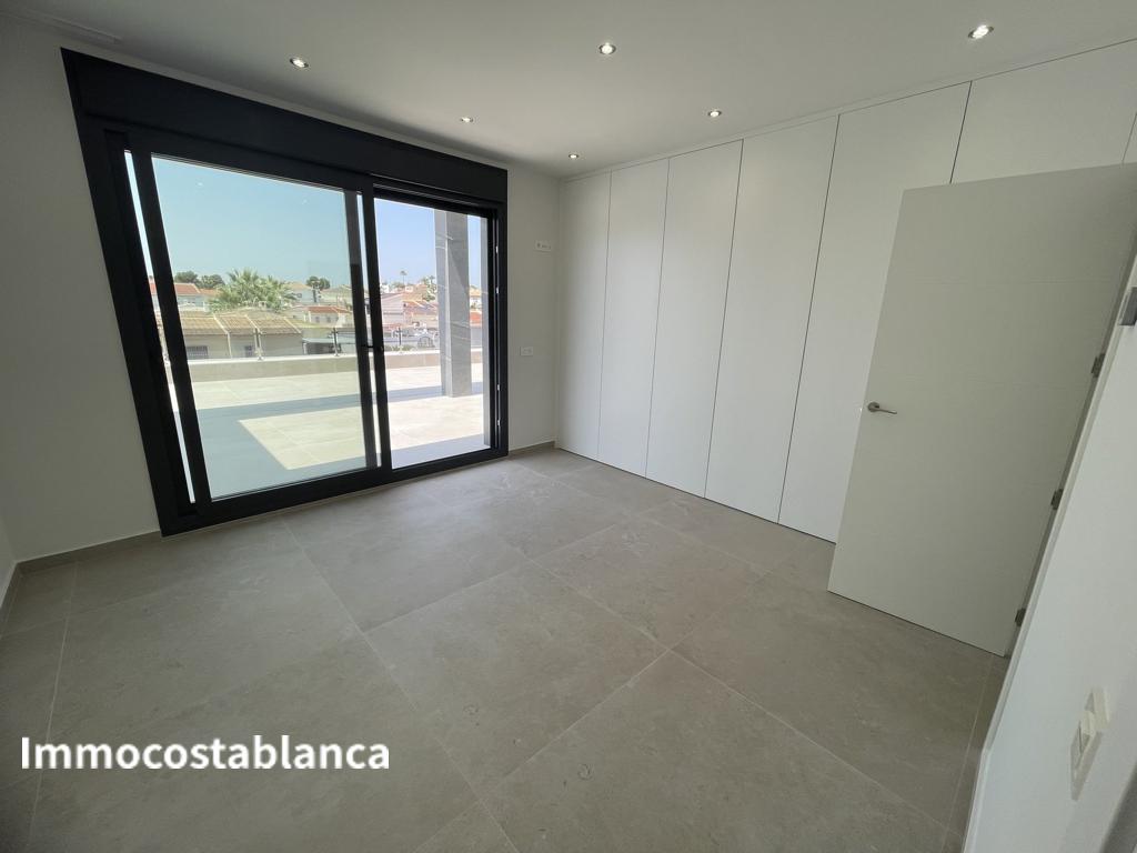 Вилла в Сьюдад-Кесада, 280 м², 800 000 €, фото 2, объявление 39639536