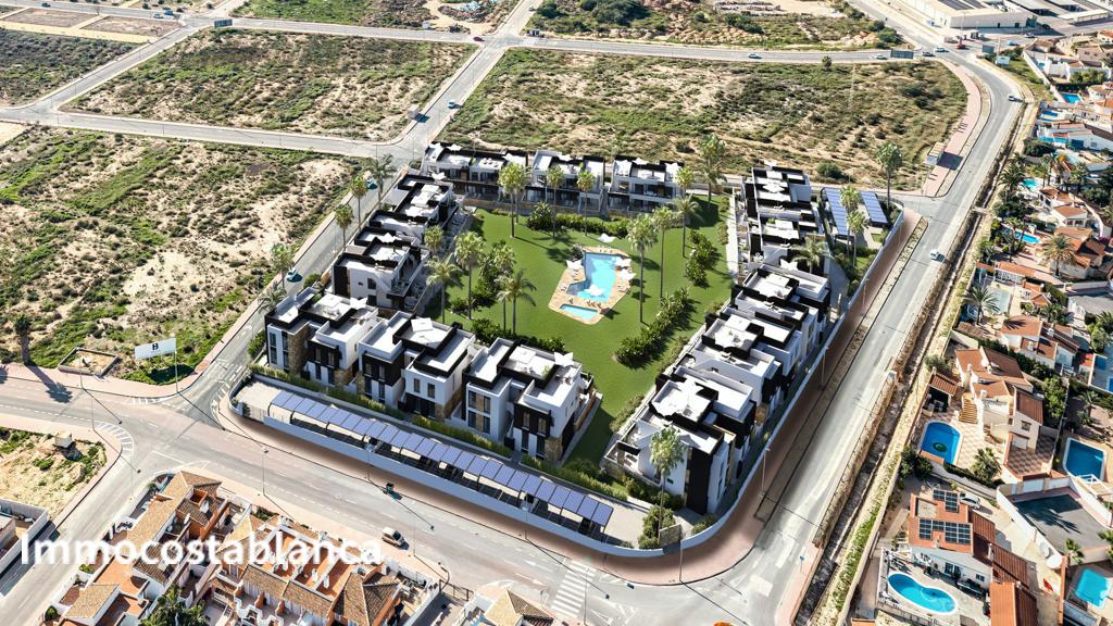 Коттедж в Сьюдад-Кесада, 78 м², 342 000 €, фото 1, объявление 9567536