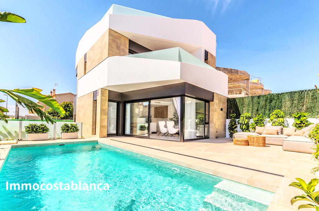 Вилла в Торревьехе, 159 м², 469 000 €, фото 1, объявление 29450016
