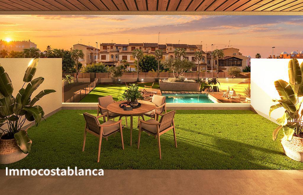 Квартира в Торревьехе, 67 м², 320 000 €, фото 1, объявление 39324416