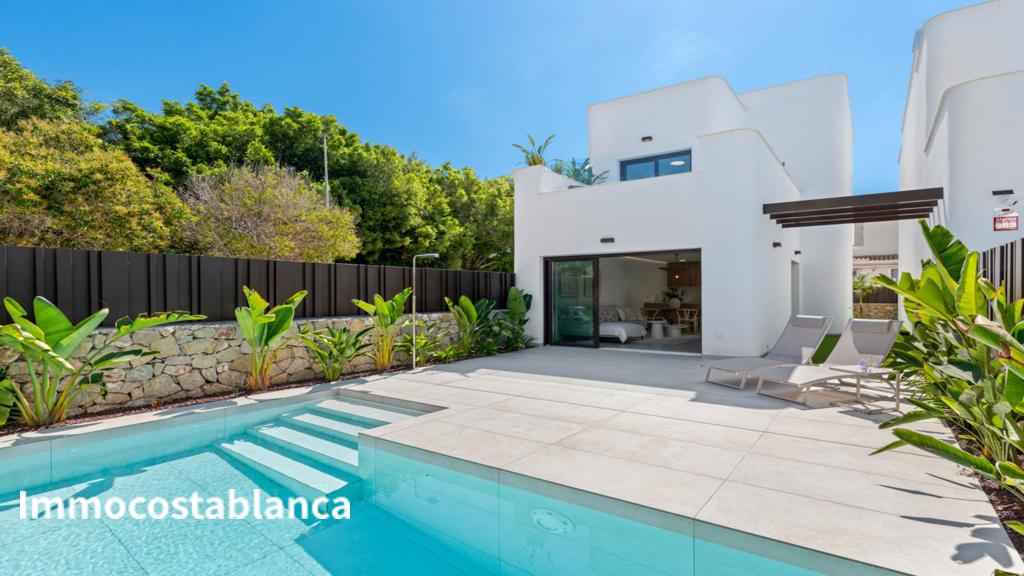 Вилла в Пилар-де-ла-Орададе, 264 м², 560 000 €, фото 1, объявление 36731616