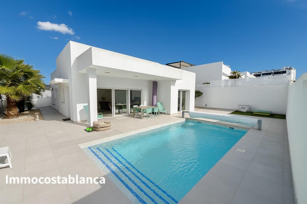 Вилла в Сьюдад-Кесада, 124 м², 570 000 €, фото 2, объявление 6193216
