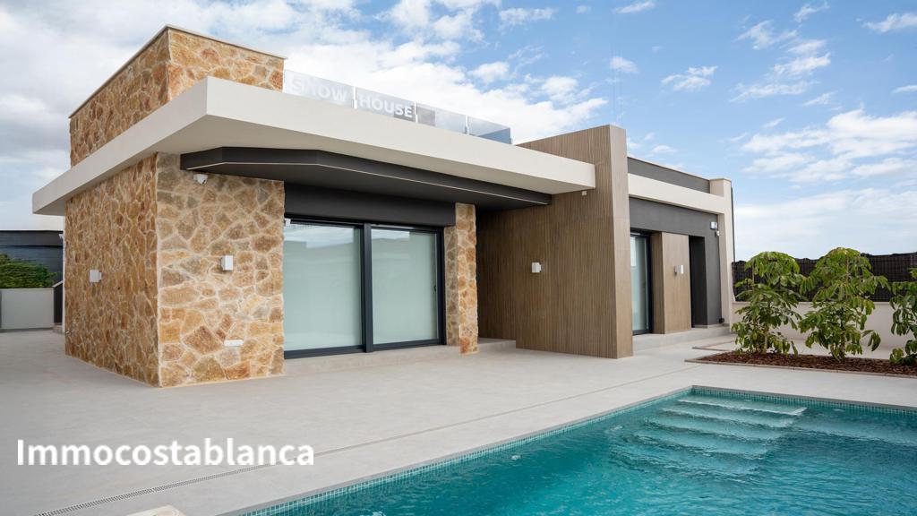 Вилла в Рохалесе, 264 м², 549 000 €, фото 1, объявление 15987616
