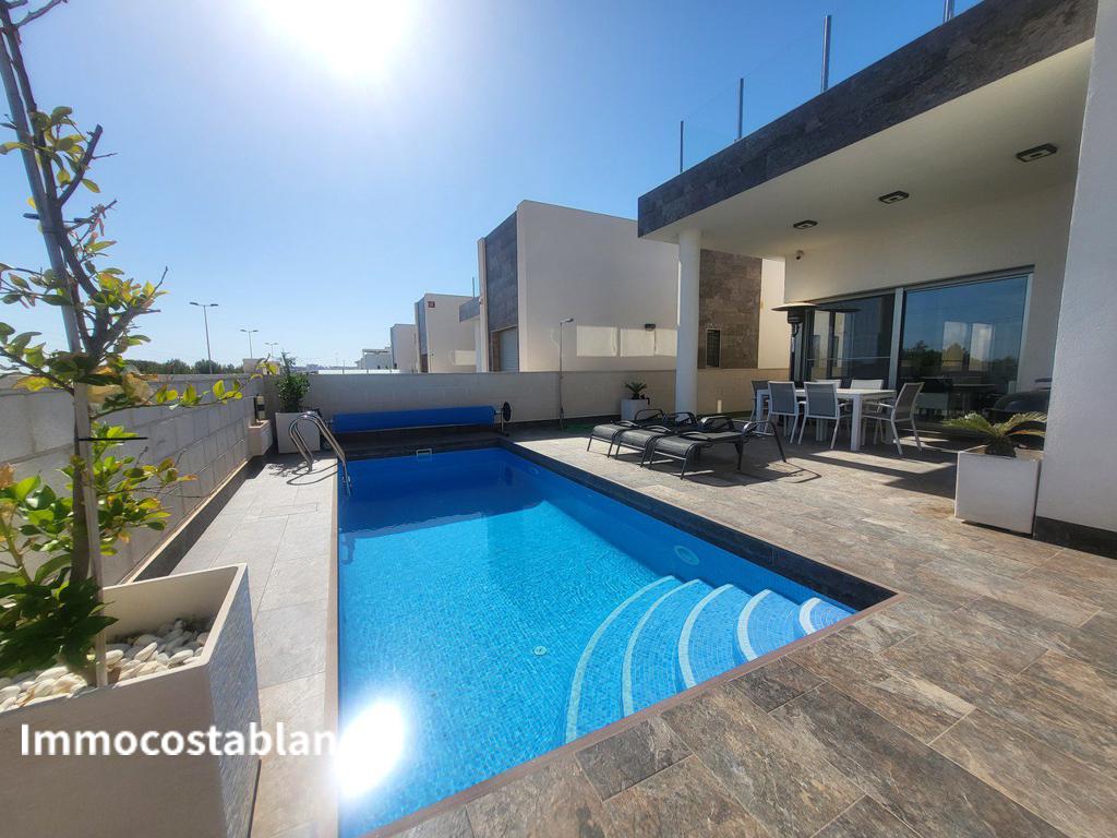 Вилла в Ориуэла Коста, 89 м², 400 000 €, фото 1, объявление 697216